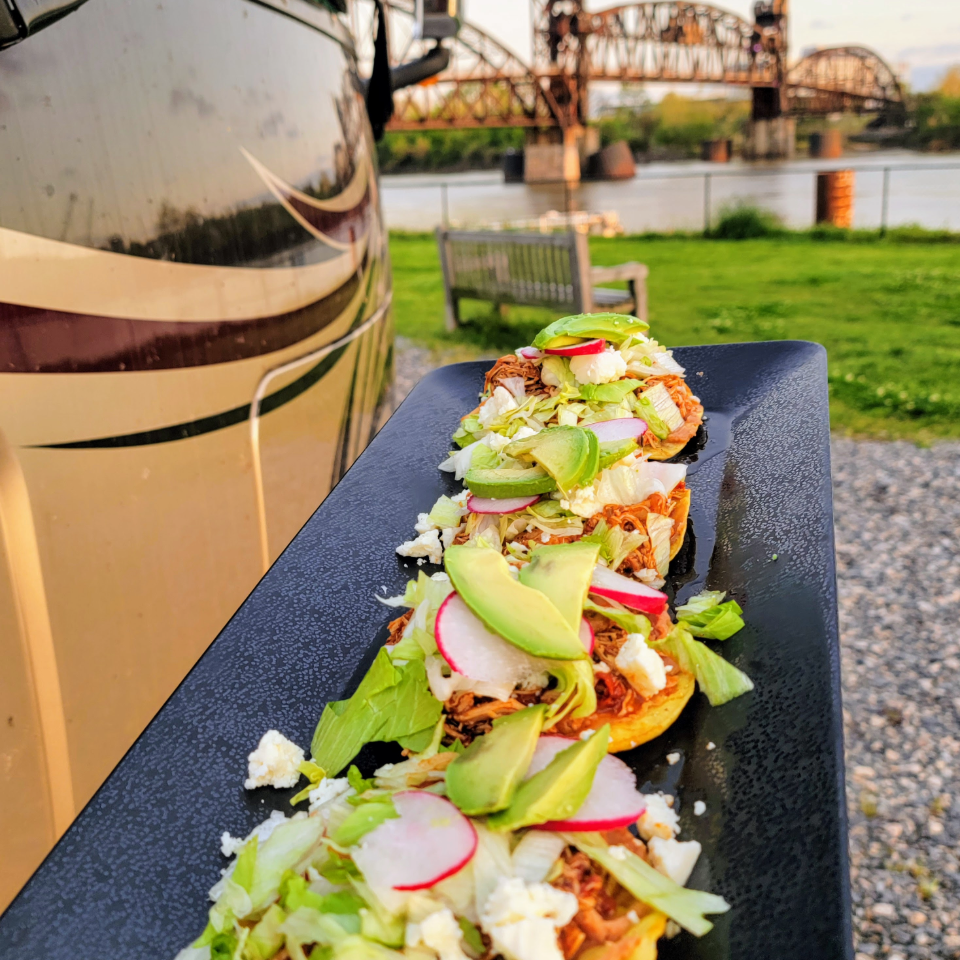 ENTEGRA COACH KITCHEN: SLOW COOKER MEXICAN SPICY CHICKEN TINGA TOSTADAS